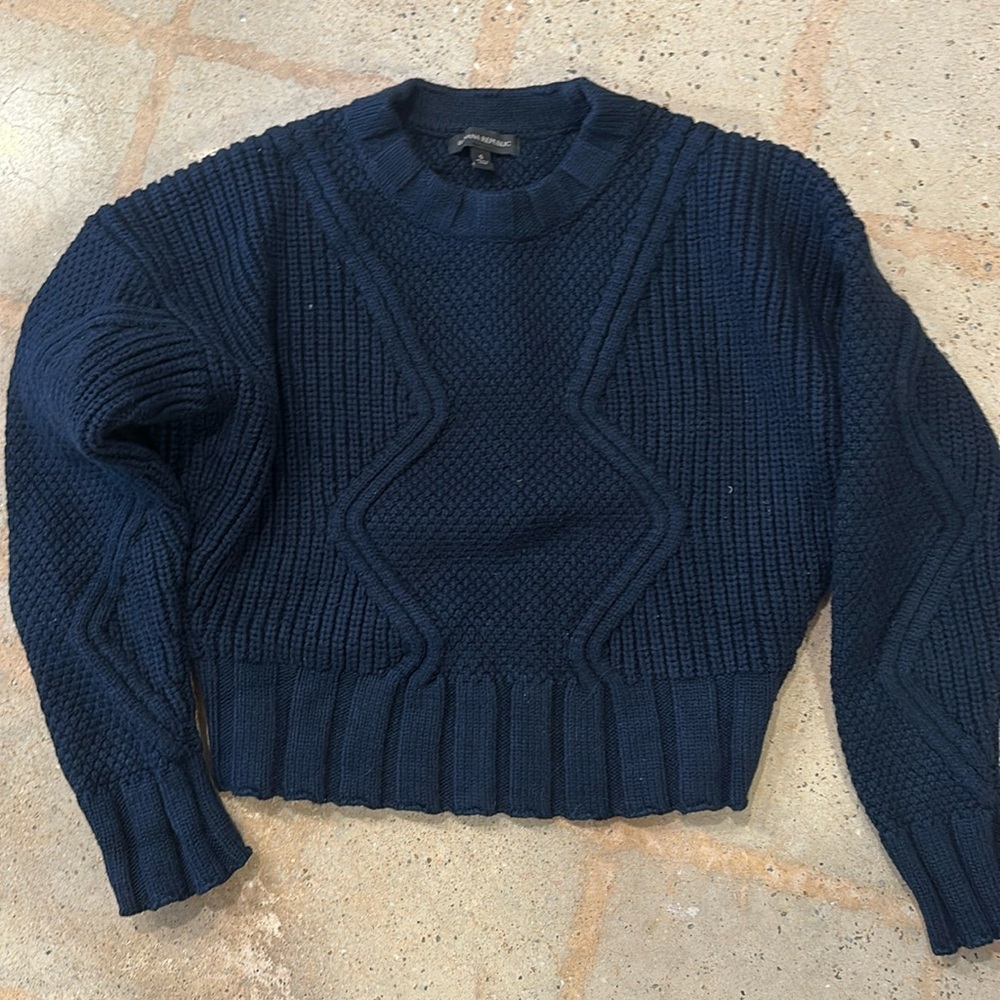 Worn once Banana Republic navy thick cable knit crop sweater